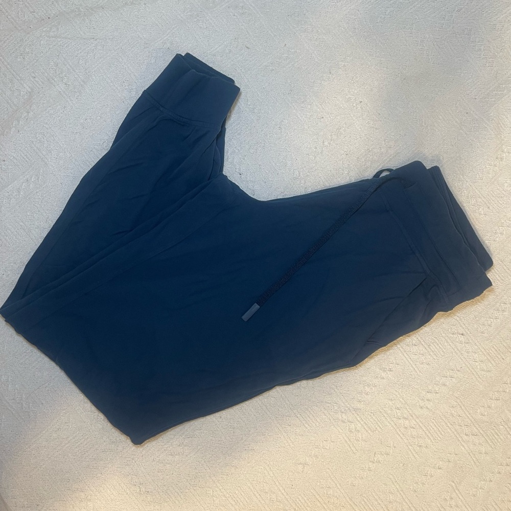 Lululemon joggers. Size 6 in blue
